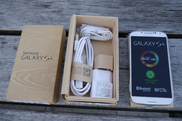 For Sale Brand Apple iPhone 5 and Samsung Galaxy S4 and Blackberry Q10